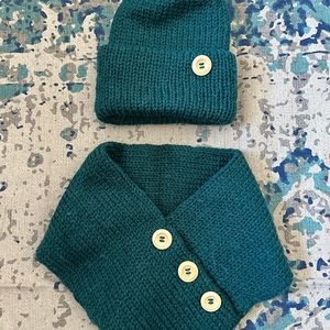 shoulder shawl w/ beanie